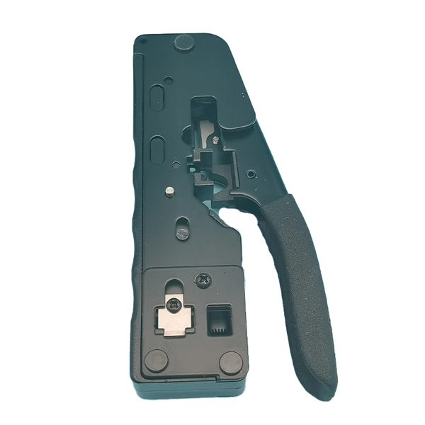 Connect two routers to fiber optic network cables