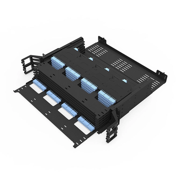 Integrated cable trays for intelligent computing centers are resistant to low temperatures