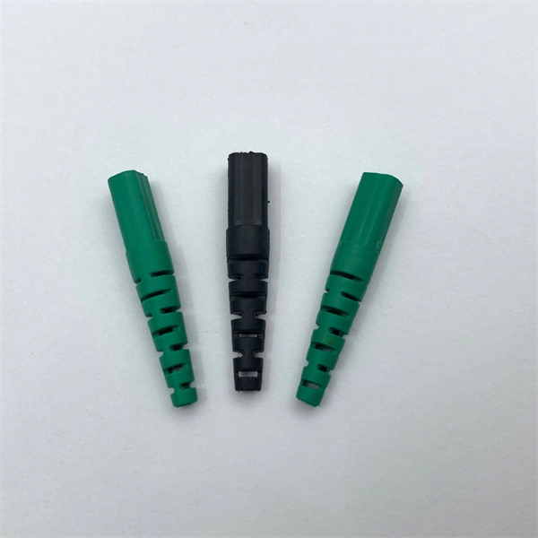 What size neutral wire should be used in a three-phase electrical control cabinet 