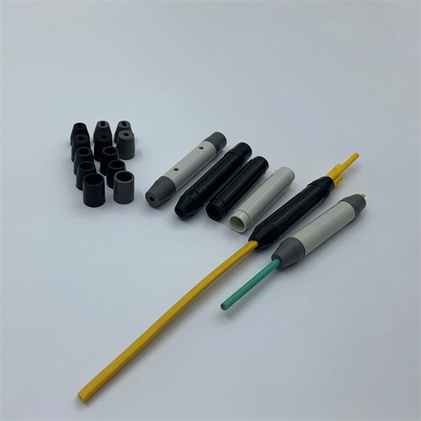 Grounding requirements for exposed ground wires in distribution boxes